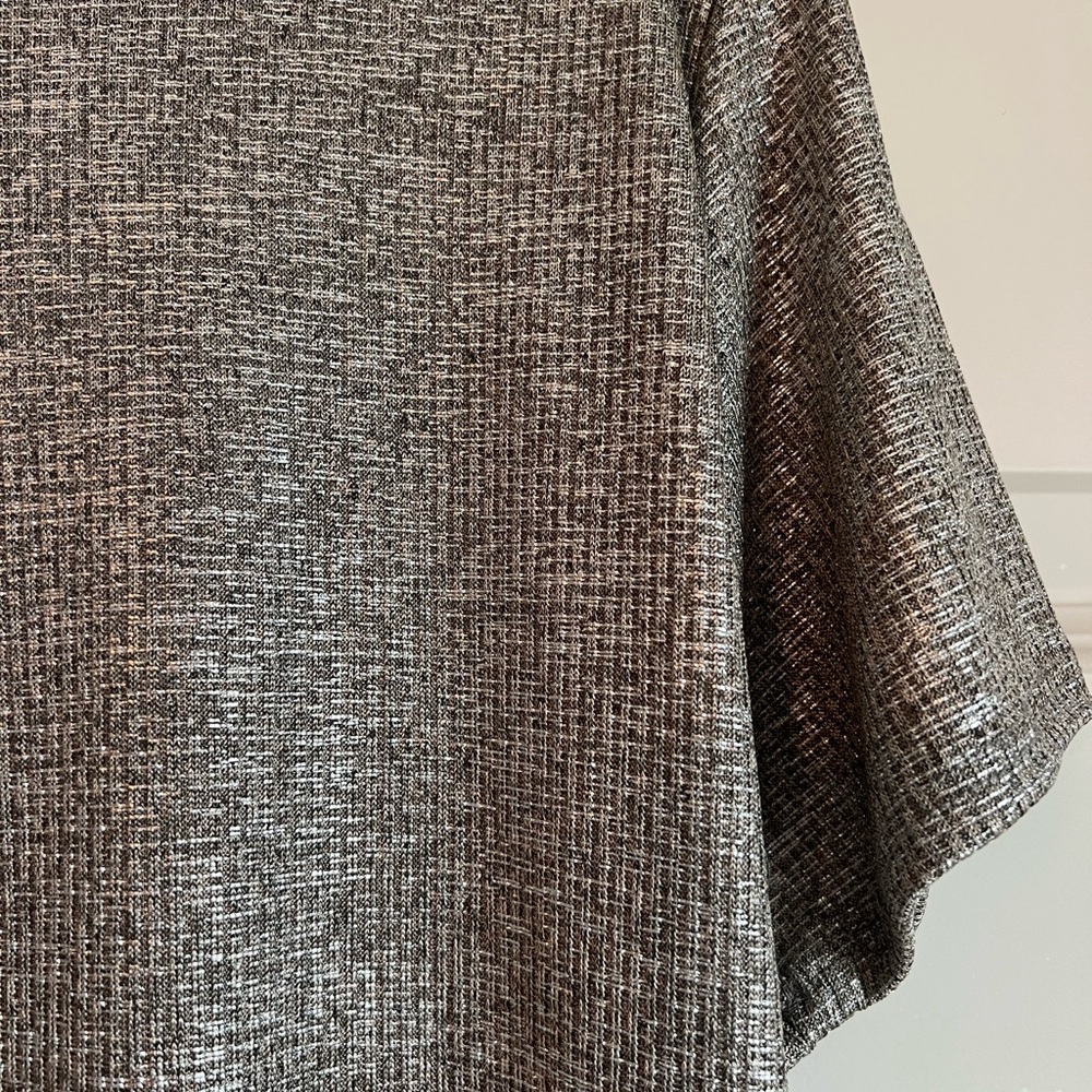 Brand new. Metallic top, XL - Picture 2 of 4